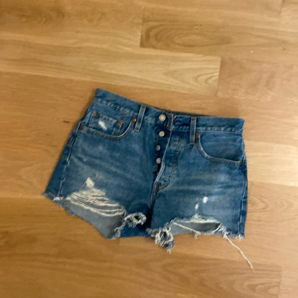 Levi’s denim cut off short with button fly barely worn
